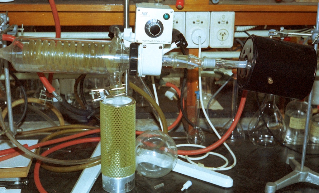 Buchi Evaporator version of the plasma asher - DSIR 1984